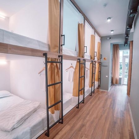 Tomiris Lady'S Capsul Hostel Only For Women Алма Ата Екстериор снимка