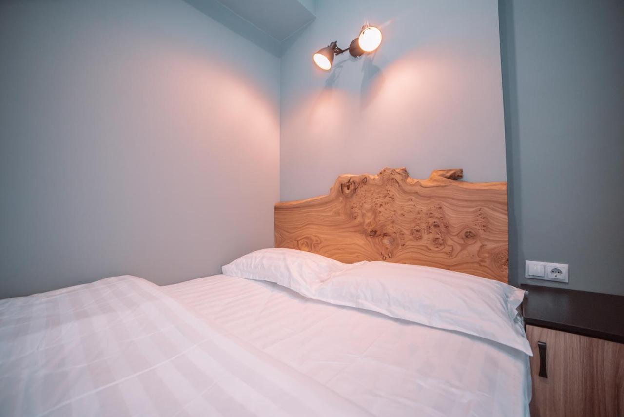 Tomiris Lady'S Capsul Hostel Only For Women Алма Ата Екстериор снимка