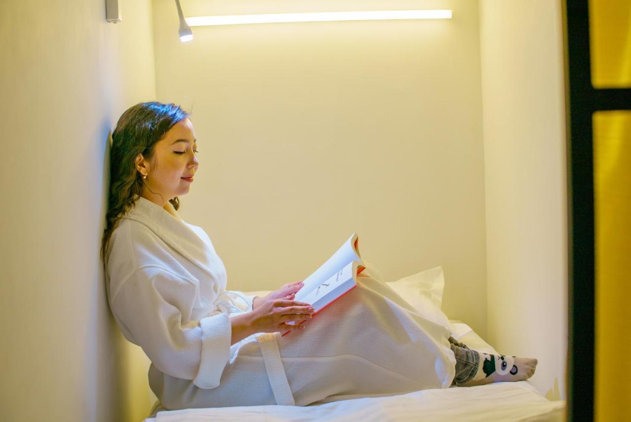 Tomiris Lady'S Capsul Hostel Only For Women Алма Ата Екстериор снимка