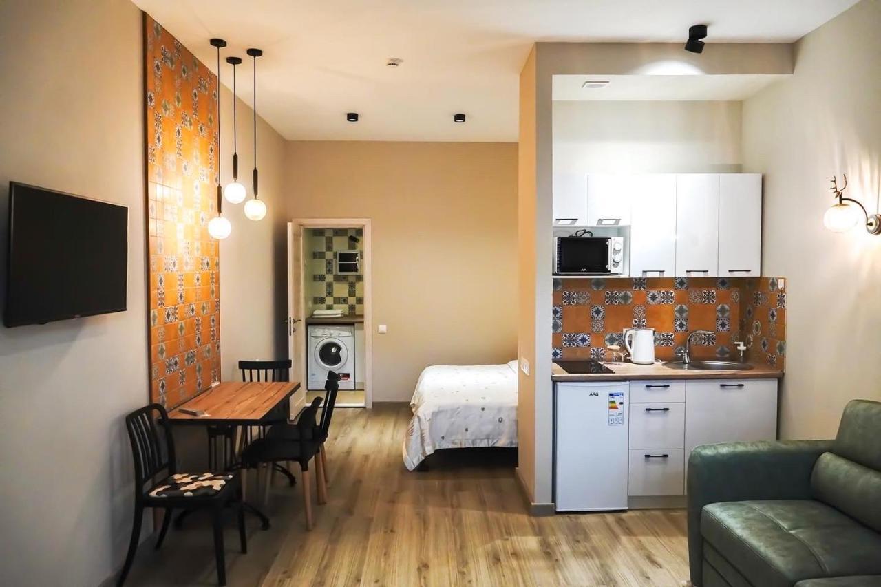 Tomiris Lady'S Capsul Hostel Only For Women Алма Ата Екстериор снимка