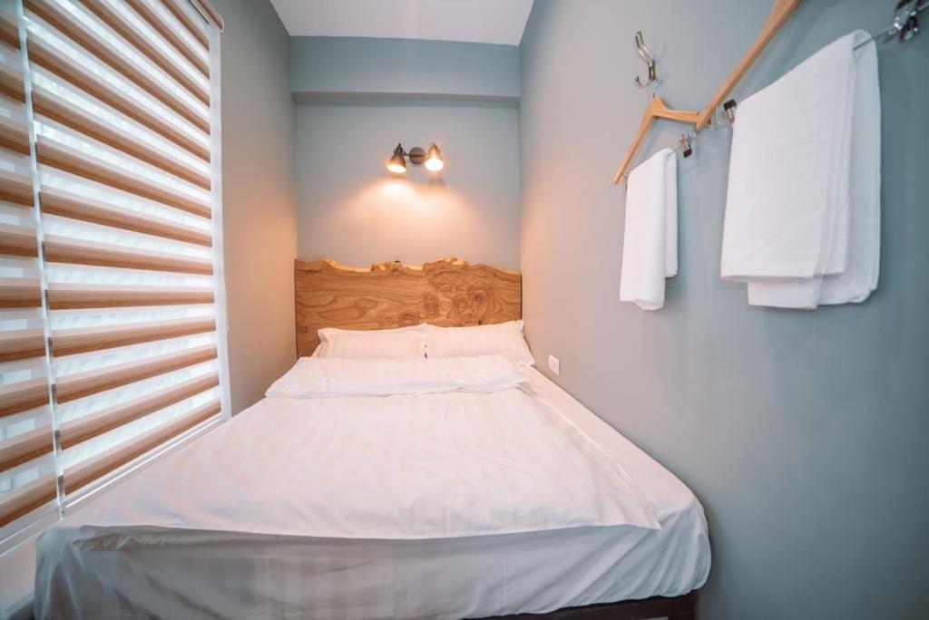 Tomiris Lady'S Capsul Hostel Only For Women Алма Ата Екстериор снимка